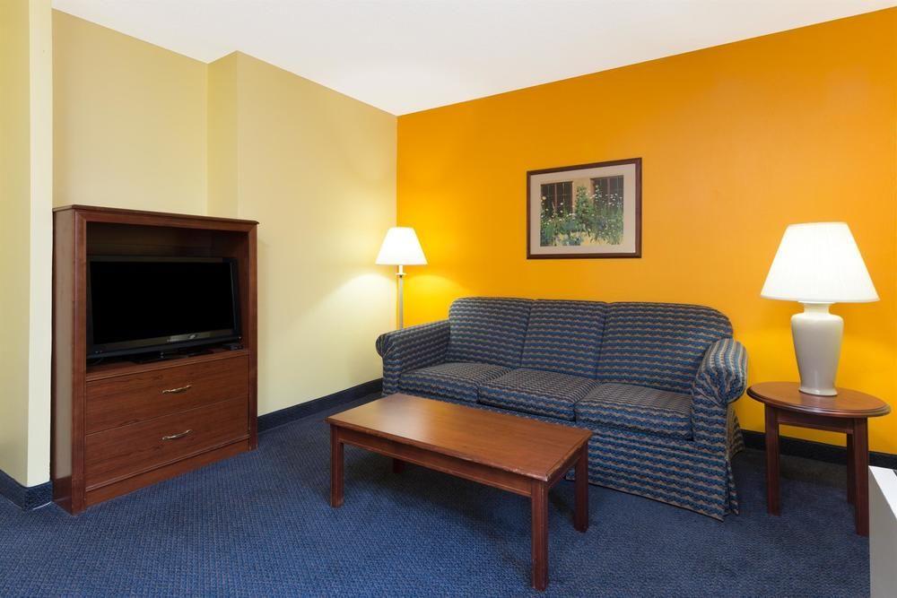 Motel 6 Springfield, Il - Airport Eksteriør billede